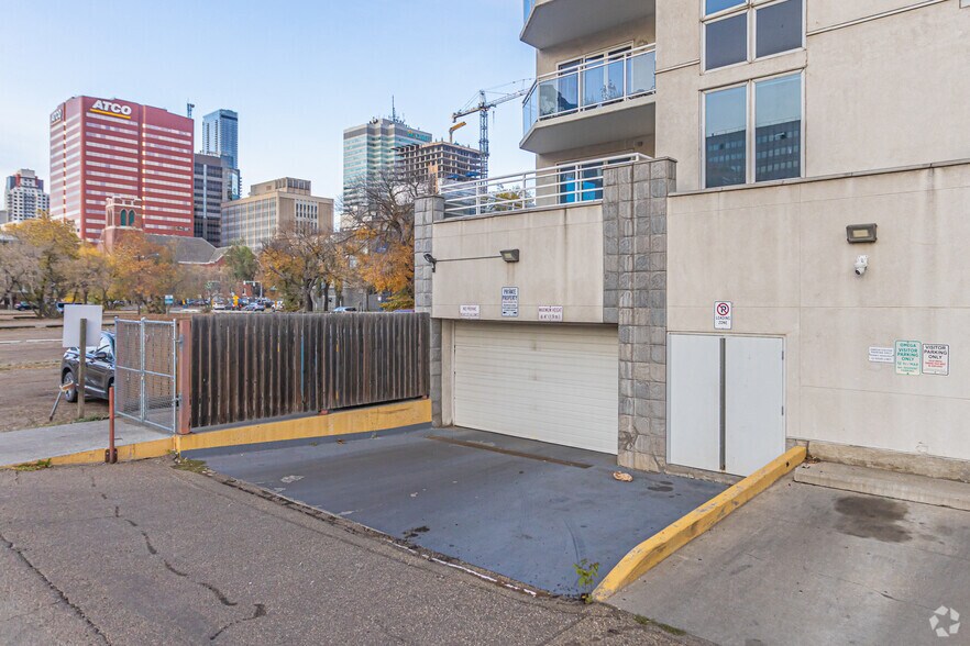 More Photos Of 10504 99th Ave NW, Edmonton Apartments For Sale