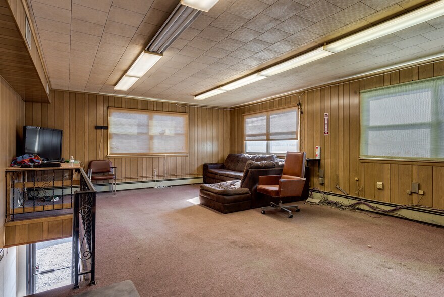 More Photos Of 77 N Market St, Nanticoke Distribution For Lease