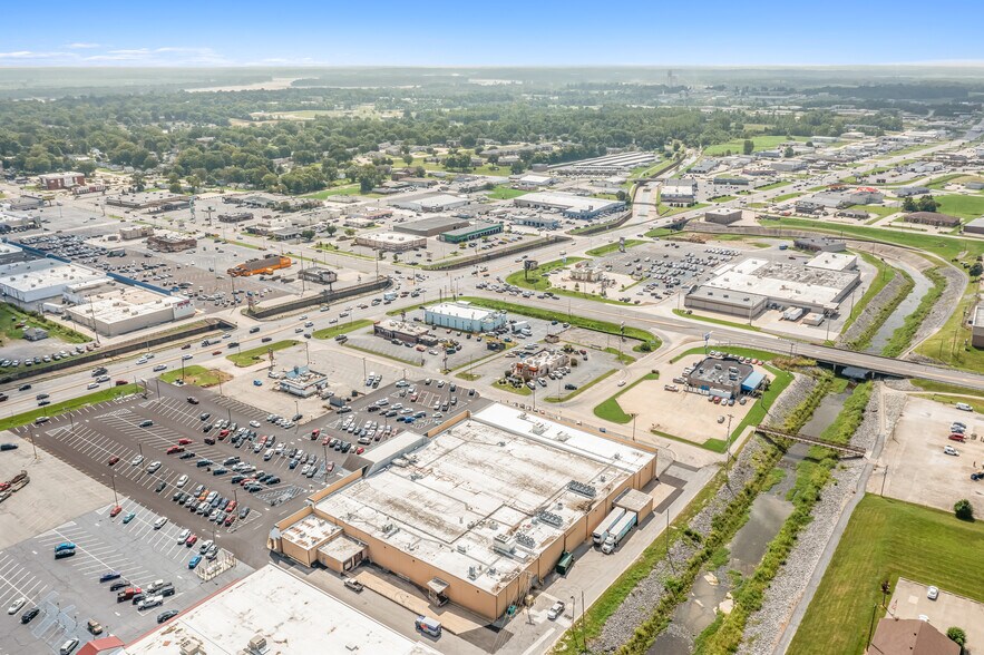 More Photos Of 19 S Kingshighway St, Cape Girardeau Storefront For Sale