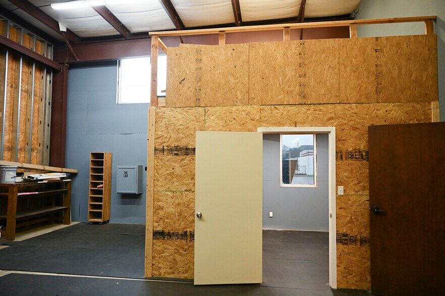 More Photos Of 1800 Industrial Blvd, Colleyville Loft Creative Space For Sale