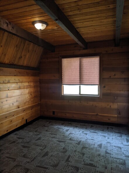 More Photos Of 1580-1590 Robinhood Dr, Etters Freestanding For Lease