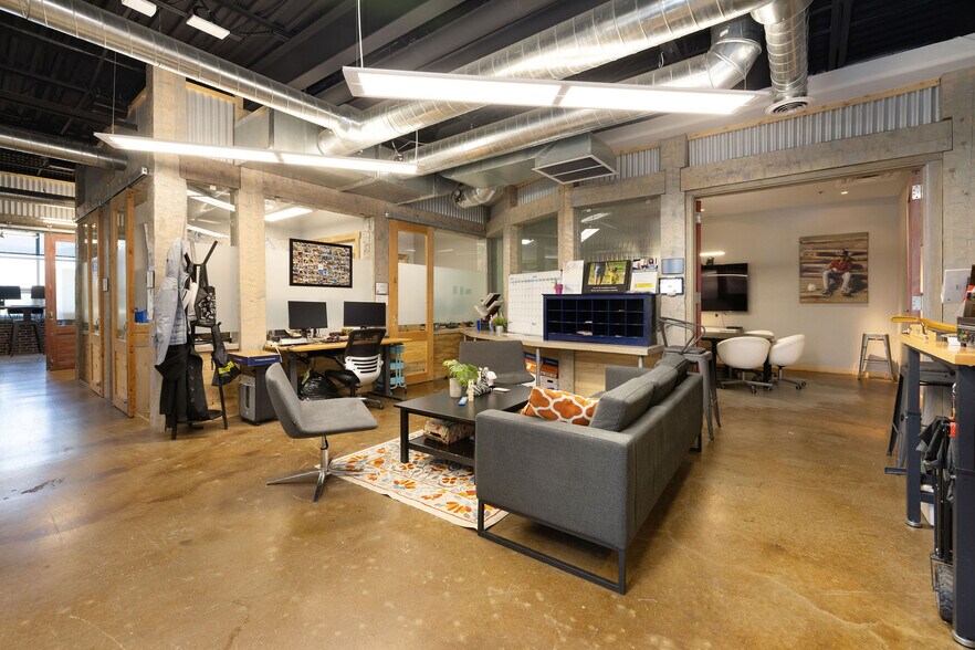 More Photos Of 1099 Capitol St, Eagle Office For Sale