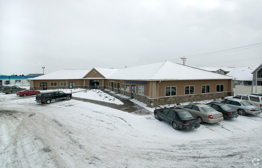 More Photos Of 510 Freeport Ave NW, Elk River Office For Sale