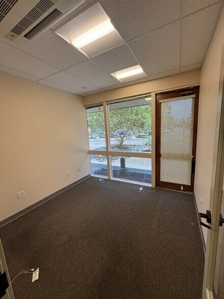 More Photos Of 11 Embarcadero West, Oakland Office For Sale