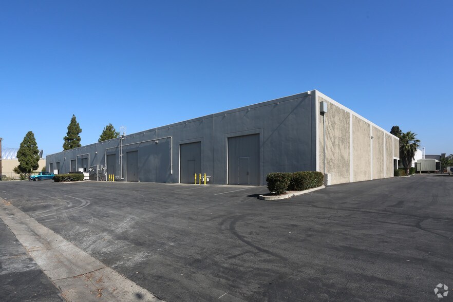 More Photos Of 955-969 N Eckhoff St, Orange Warehouse For Lease