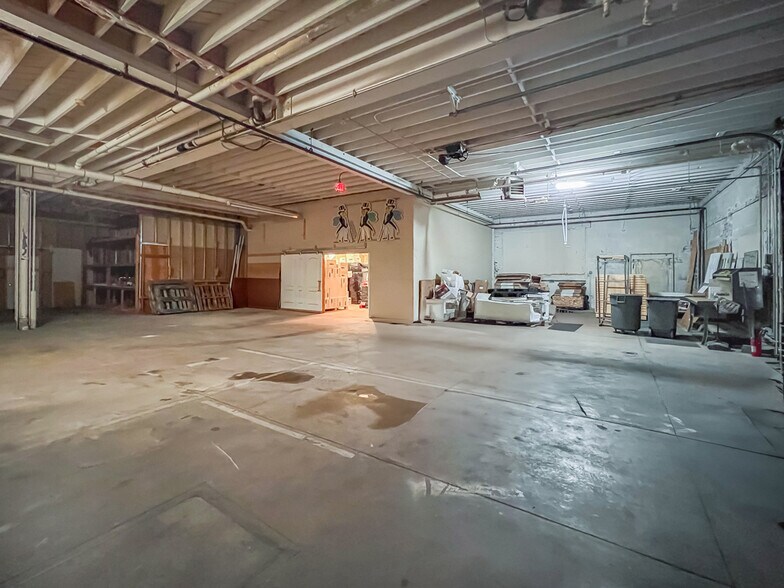 More Photos Of 222 E Bridge St, Morrisville Light Distribution For Sale