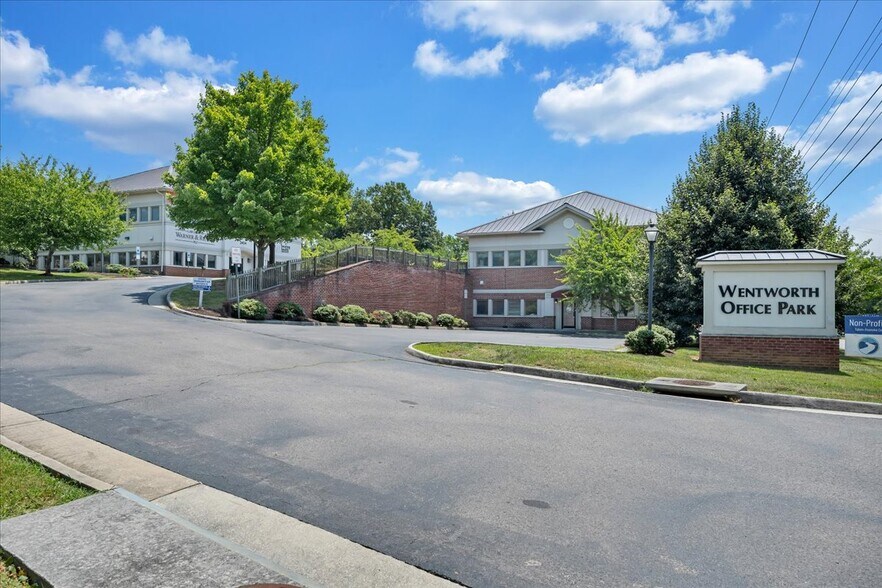 More Photos Of 2408 Electric Rd, Roanoke Medical For Lease