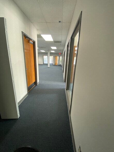 More Photos Of 5700 Highlands Pky SE, Smyrna Light Distribution For Lease