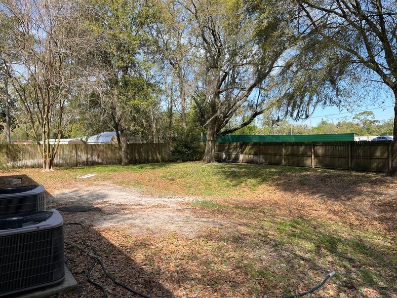 More Photos Of 8141 Ramona Blvd, Jacksonville Medical For Lease
