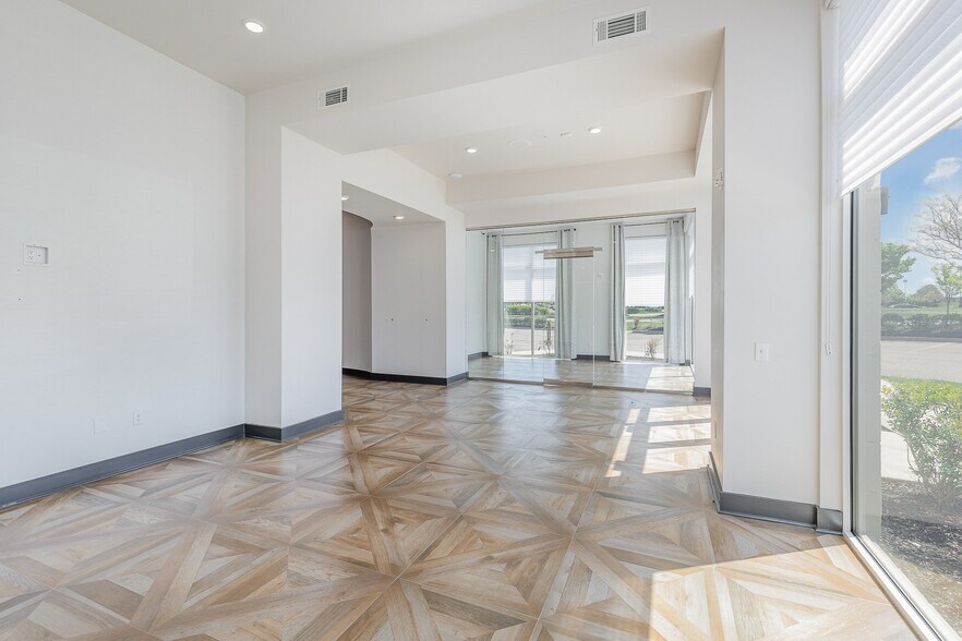 More Photos Of 2200 Carl D Silver Pkwy, Fredericksburg Hotel For Lease