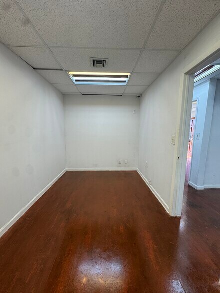More Photos Of 2331 N State Road 7, Lauderhill Office For Sale