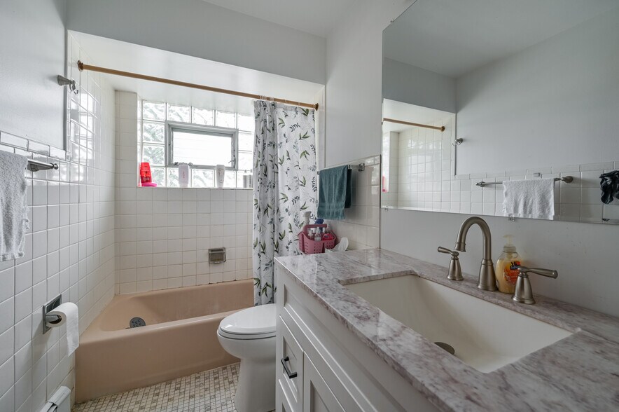 More Photos Of 8544 W Gregory St, Chicago Apartments For Sale