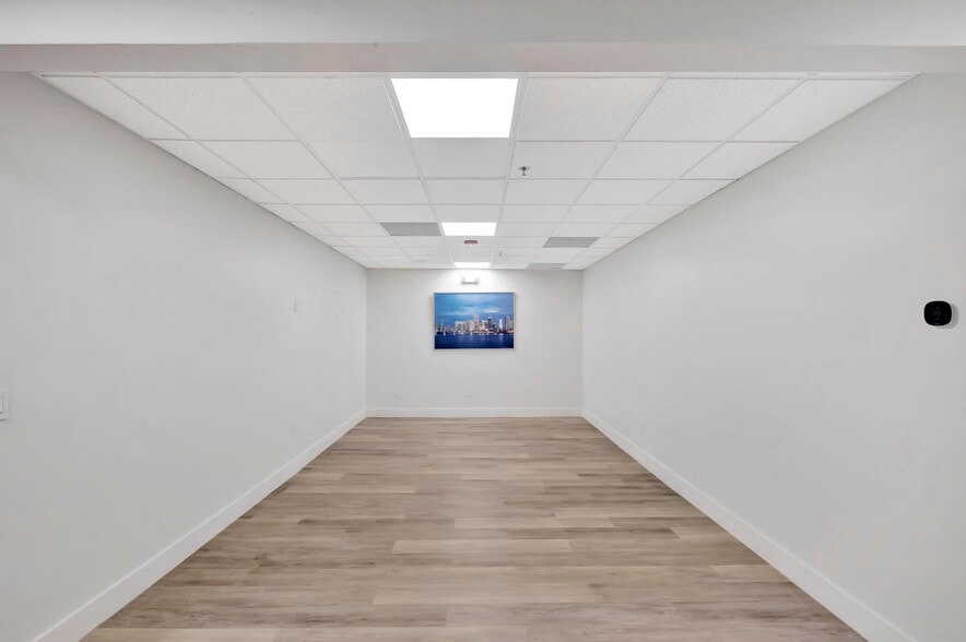 More Photos Of 12550 Biscayne Blvd, North Miami Medical For Sale