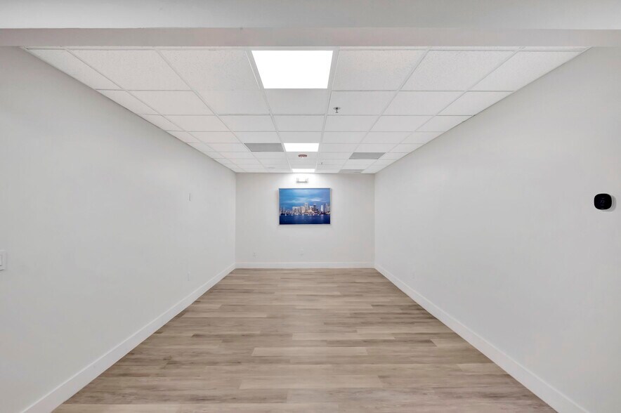 More Photos Of 12550 Biscayne Blvd, North Miami Medical For Sale
