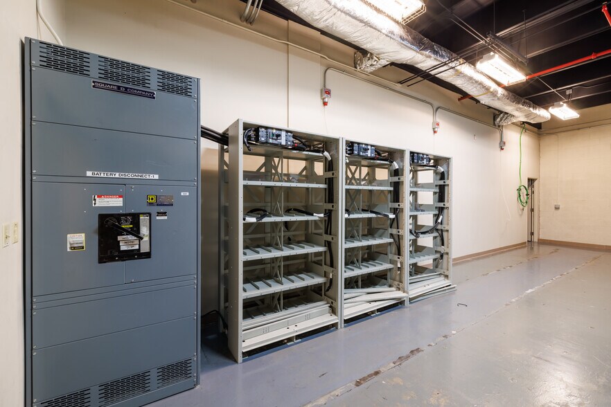 More Photos Of 2005 E Technology Cir, Tempe Industrial For Lease