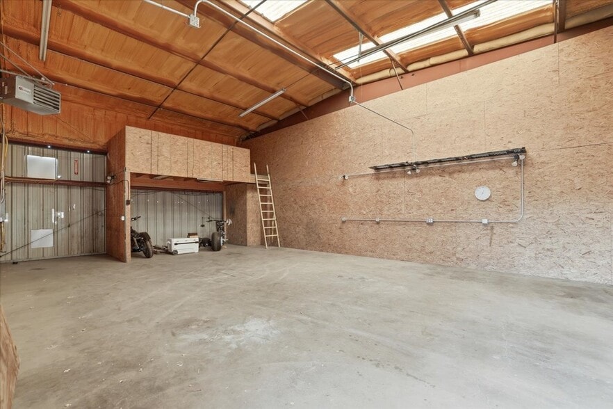 More Photos Of 505 Ez St, Prescott Warehouse For Sale