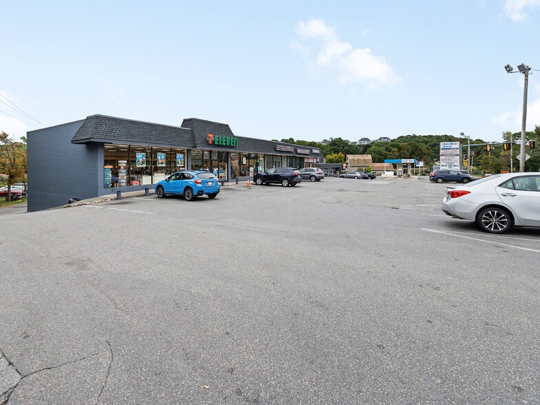More Photos Of 34-44 Hamilton St, Saugus Freestanding For Lease