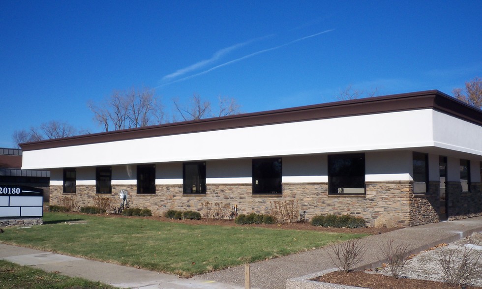 Primary Photo Of 20180 W 12 Mile Rd, Southfield Medical For Sale