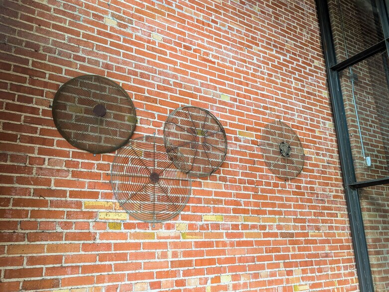 More Photos Of 203 E Jones Ave, San Antonio Office For Lease