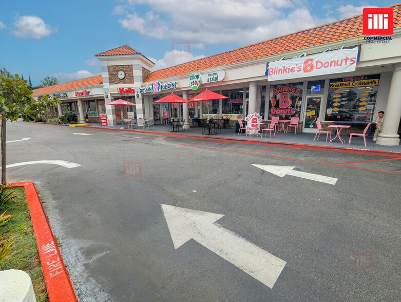 More Photos Of 17300 Ventura Blvd, Encino Unknown For Lease