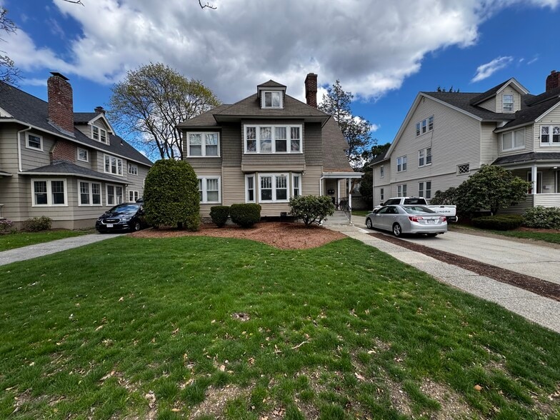 Primary Photo Of 152 Russell St, Worcester Office Residential For Lease