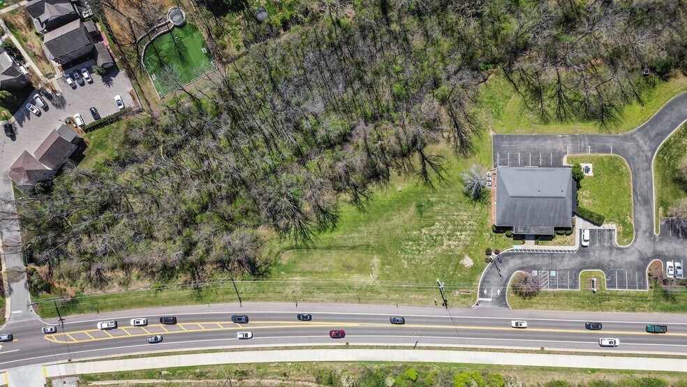 More Photos Of 507 New Highway 96 W, Franklin Medical For Sale