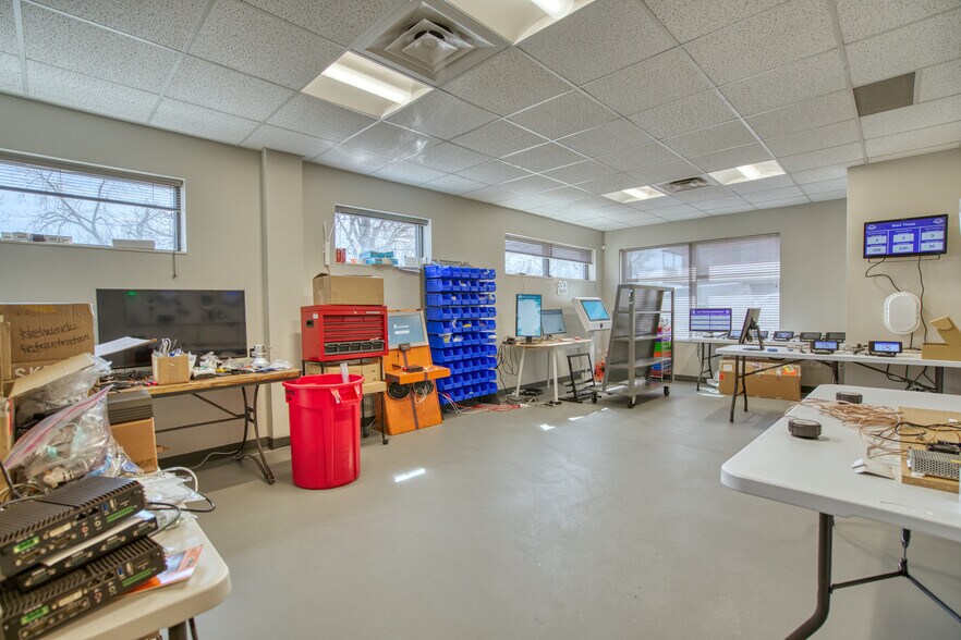 More Photos Of 1110 Boston Ave, Longmont Research And Development For Lease