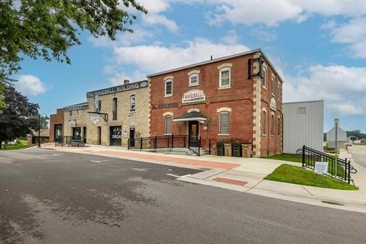 More Photos Of 310 2nd St SE, Dyersville Specialty For Lease