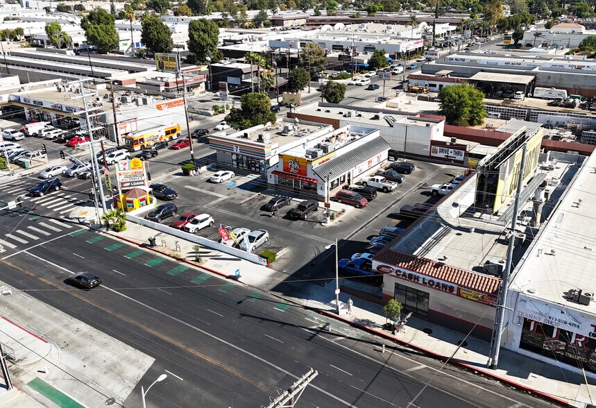 More Photos Of 6740 Reseda Blvd, Reseda Unknown For Lease