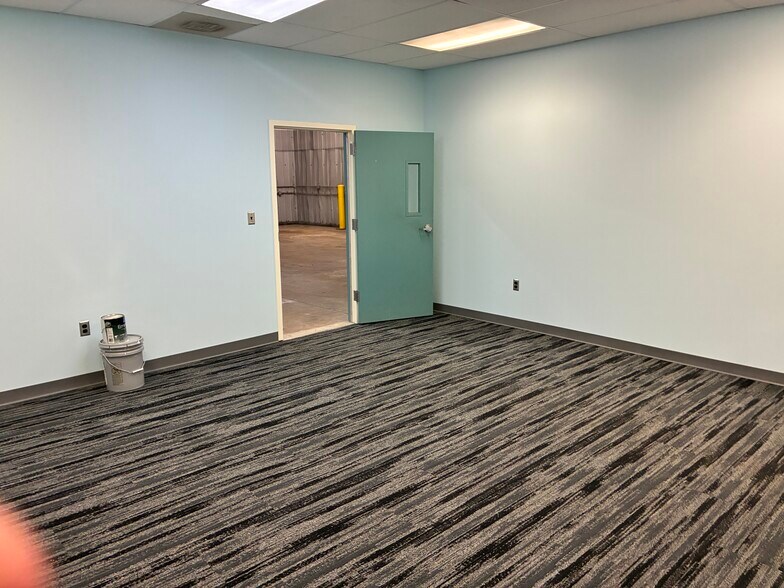 More Photos Of 6263 Taft Rd, Syracuse Warehouse For Lease