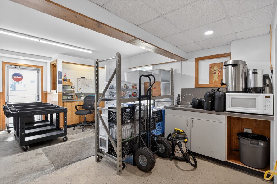 More Photos Of 124 S Brooklyn Rd, Napoleon Freestanding For Sale