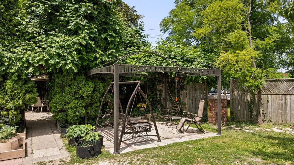 More Photos Of 4165 Tecumseh Rd E, Windsor General Retail For Sale