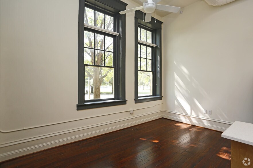 More Photos Of 401 N Carroll Ave, Dallas Apartments For Sale