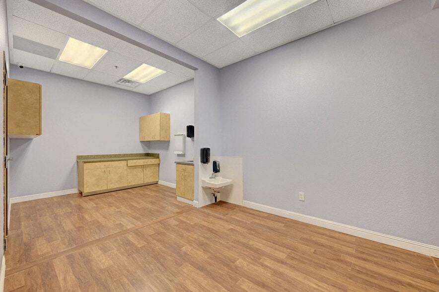 More Photos Of 3940 W Ann Rd, North Las Vegas Medical For Lease
