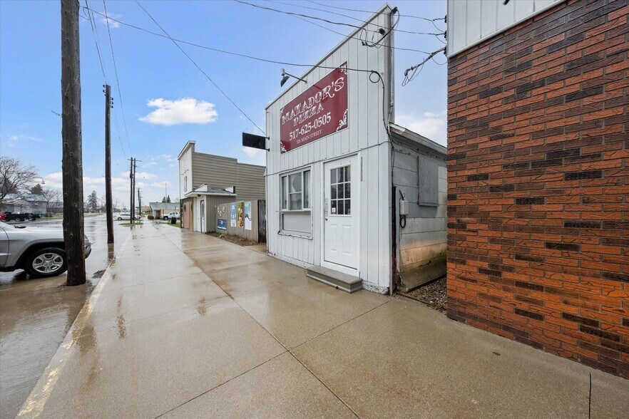 More Photos Of 328 N Main St, Morrice Fast Food For Sale