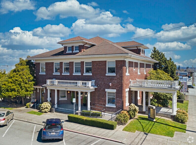 Primary Photo Of 2727 Oakes Ave, Everett Office For Lease