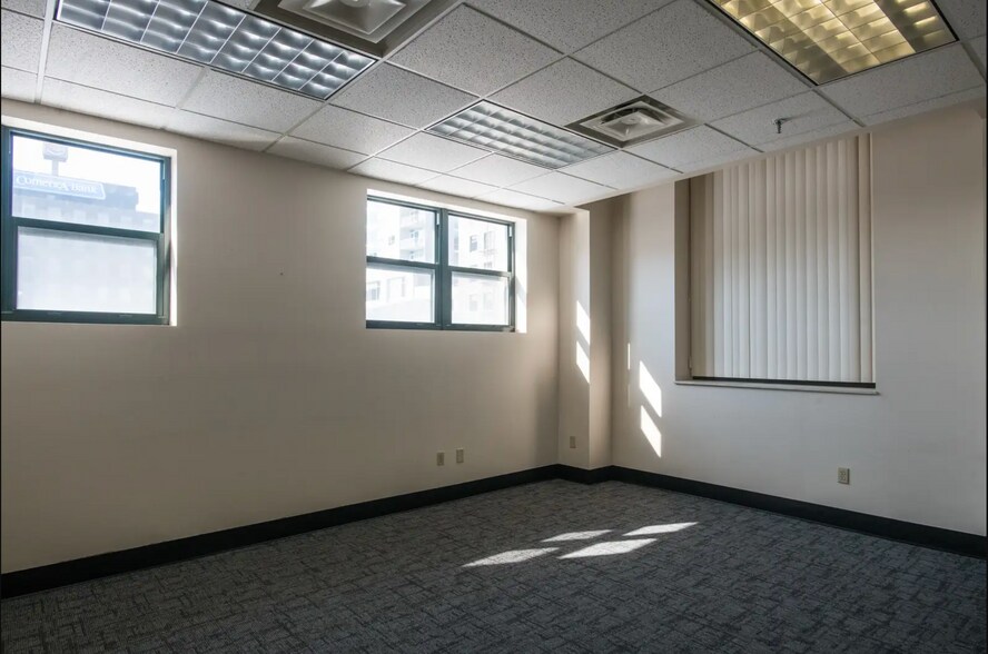 More Photos Of 125 S Kalamazoo Mall, Kalamazoo Office For Lease