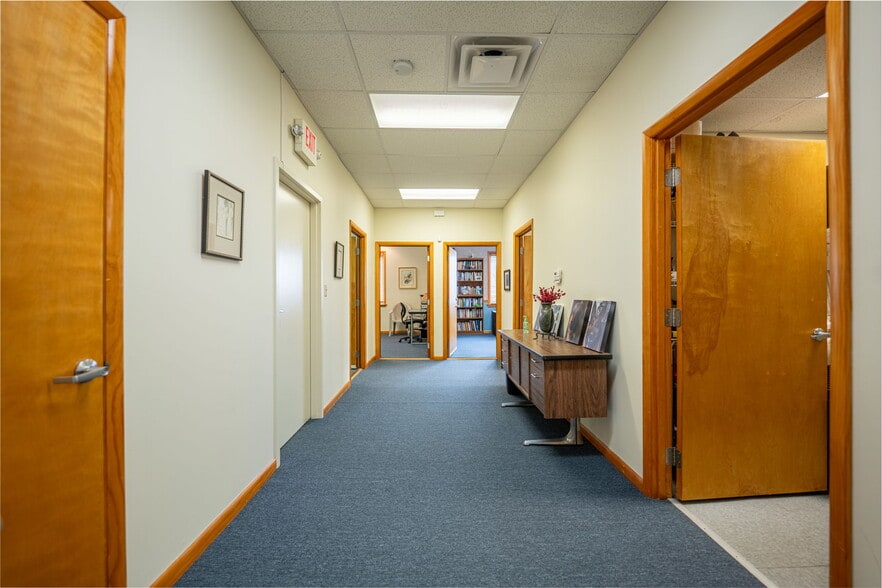 More Photos Of 3519 Bigelow Blvd, Pittsburgh Office For Sale