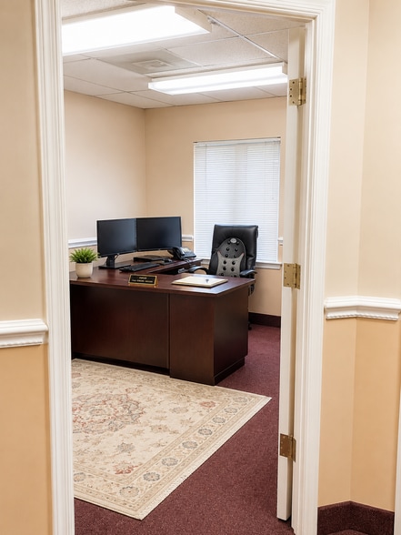 More Photos Of 965 Russell Ave, Gaithersburg Office For Lease