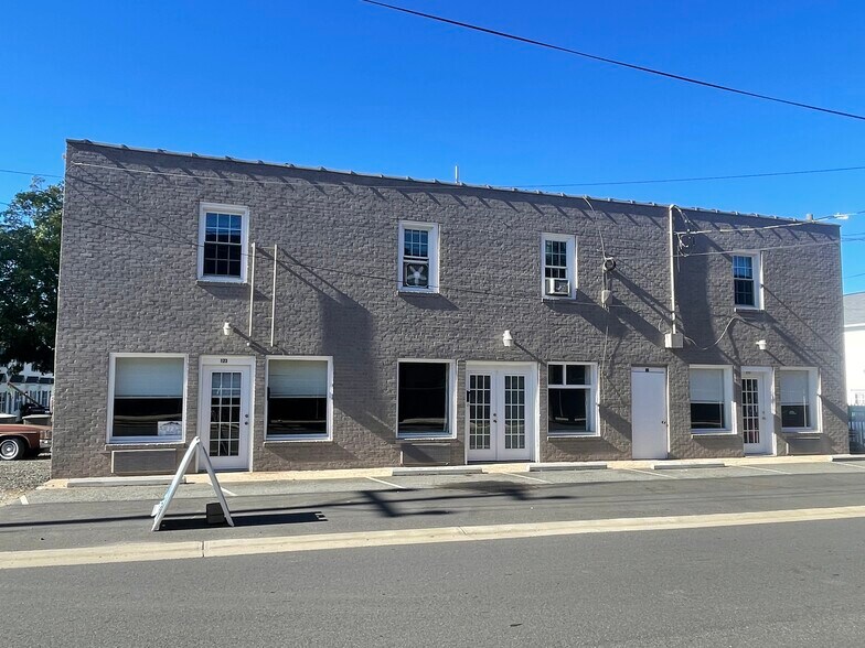 More Photos Of 117-123 Brawley Ave, Mooresville Storefront Retail Residential For Lease