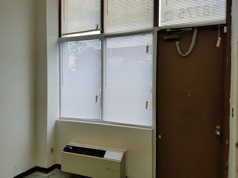 More Photos Of 18775 N Frederick Rd, Gaithersburg Warehouse For Lease