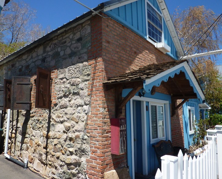 More Photos Of 430 S C St, Virginia City Hotel For Sale