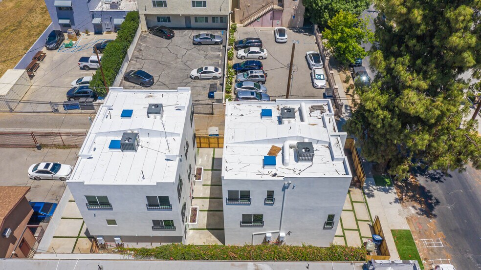 More Photos Of 21719 Hart St, Canoga Park Apartments For Sale