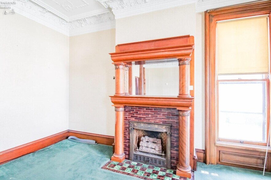 More Photos Of 516 W Washington St, Sandusky Office For Sale