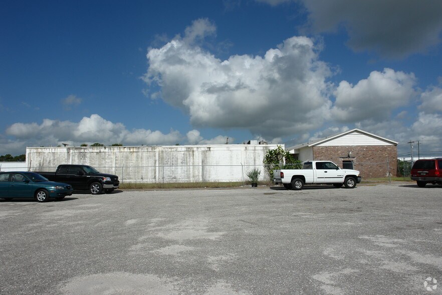More Photos Of 5501 Orange Ave, Fort Pierce Light Distribution For Sale