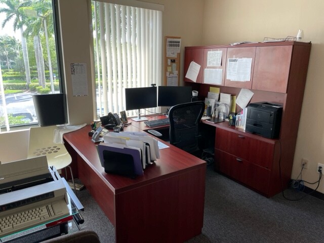 More Photos Of 2500 Weston Rd, Weston Office For Lease