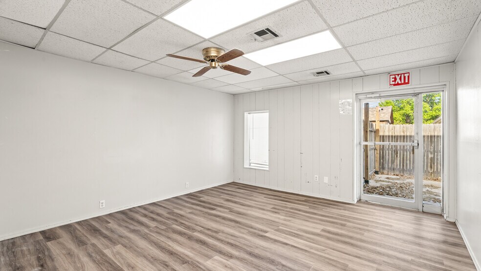 More Photos Of 8720 S Penn Ave, Oklahoma City Office For Sale