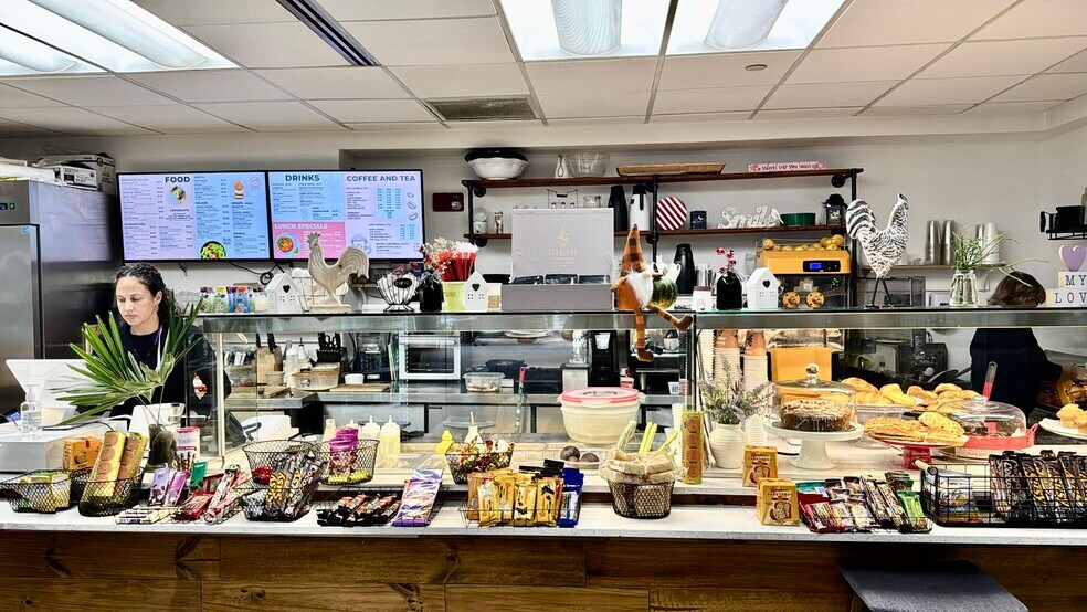 More Photos Of 2100 Ponce De Leon Blvd, Coral Gables Office For Lease