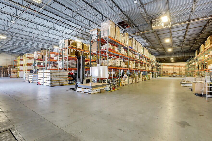 More Photos Of 5555 Joliet St, Denver Warehouse For Lease