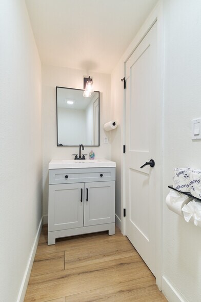 More Photos Of 586 Bonanza Trail, Big Bear Lake Office Residential For Sale